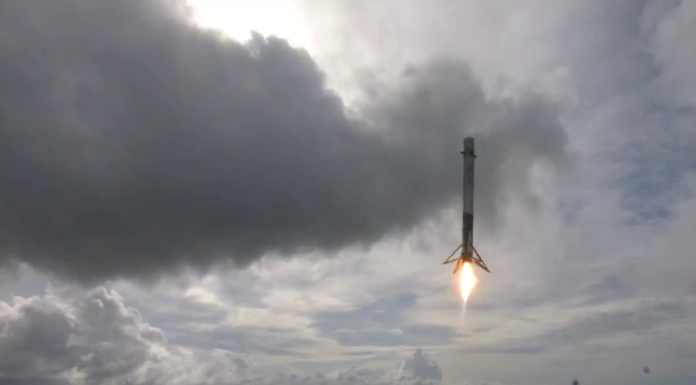 Elon Musk’s Space X Falcon 9 Rocket Lands Sucessfully