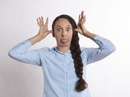 Dealing With Annoying Facebook Friends Through Comedy