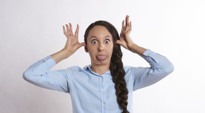 Dealing With Annoying Facebook Friends Through Comedy