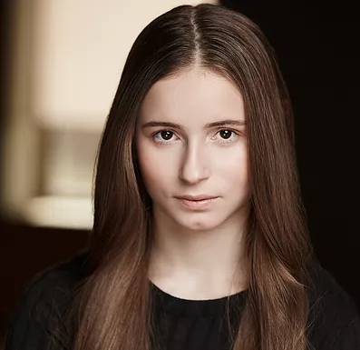 EXCLUSIVE: Rising Teen Actress Alyssa Oster Demonstrates the Humility and Heart Missing from Hollywood