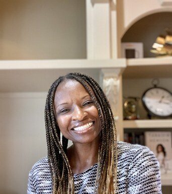 Sandy Sanders Career Chic: How Can Women Experts And Digital Entrepreneurs Turn Browsers Into Buyers.