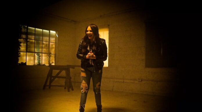 Music Premiere: Lauren Davidson to Release Video For New Single “Thinking About You”