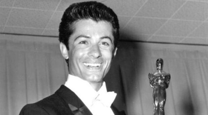 Oscar winner George Chakiris opens up about his career, jewelry, and book on Power 98.5 Satellite Radio Academy Award winner George Chakiris