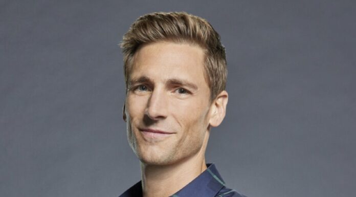Andrew Walker talks about ‘Up Close & Personal’ virtual event with Star Image Entertainment, proceeds to benefit Cedars CanSupport Hallmark actor Andrew Walker