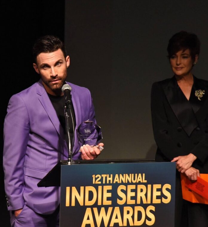 Erik Fellows winning his 2022 Indie Series Award