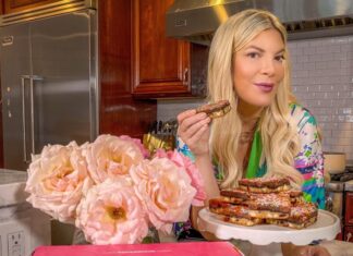 Tori Spelling joins forces with the Wunderkeks bakery Tori Spelling