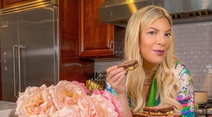 Tori Spelling joins forces with the Wunderkeks bakery Tori Spelling