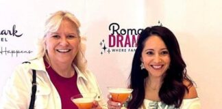 Julie and Sarah at RomaDrama Live!