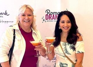 Chatting with Julie and Sarah of the Suspenders Unbuttoned podcast Julie and Sarah at RomaDrama Live!