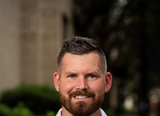 Pat Clark: 5 Important Facts When Choosing a Commercial Pressure Washing Company