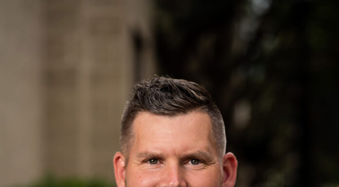 Pat Clark: 5 Important Facts When Choosing a Commercial Pressure Washing Company