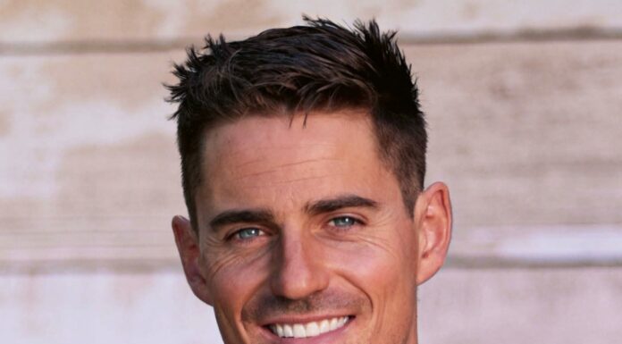 Matt Ross talks about the 30th anniversary Australian Firefighters calendar, which helps charities Matt Ross