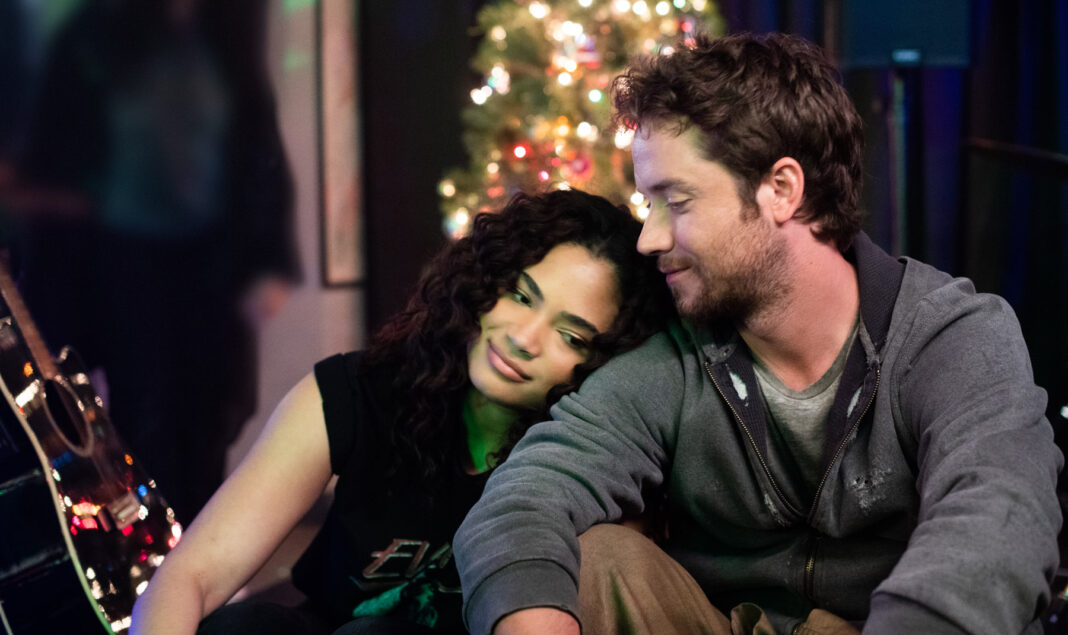 Annelise Cepero and Jeremy Sumpter in 'Holiday Harmony'