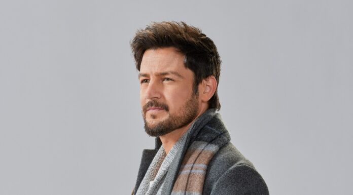 Tyler Hynes talks about his new film ‘Time for Him to Come Home for Christmas’ Tyler Hynes