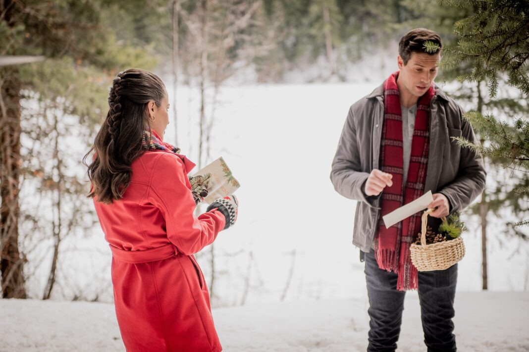 Rhiannon Fish and Clayton James in 'The Christmas Retreat'