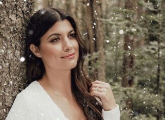 Review: Stephanie Ryann charms on ‘What Christmas Means to Me’ Stephanie Ryann