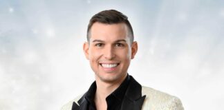 Review: Matt Fraser superb at the Patchogue Theatre for the Performing Arts  Matt Fraser