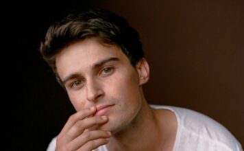 Review: Actor Mitchell Bourke is spotlighted on Power 98.5 Satellite Radio Mitchell Bourke