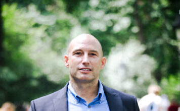 The Power of Authority: 5 Tips to Establish Your Credibility and Boost Your Business by Pascal Bachmann