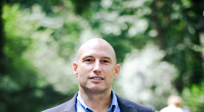 The Power of Authority: 5 Tips to Establish Your Credibility and Boost Your Business by Pascal Bachmann