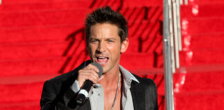 Jeff Timmons of 98 Degrees talks about 90s Con Jeff Timmons