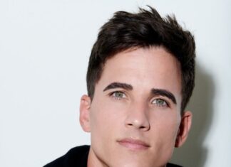 Mike Manning joins forces with Legacy Youth Leadership, to help the rainforest Mike Manning