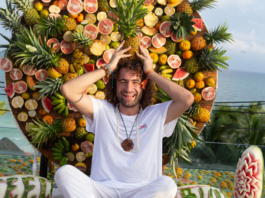 Fruit, Fruit, Fruit! Alejandro Glatt Brings Papayas to Mainstream Through Sensual Movement Alejandro Glatt Feel the Fruits