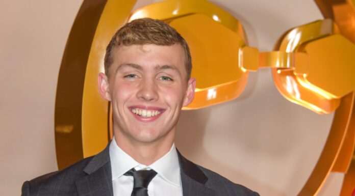 Carson Foster wins silver medal at the 2023 World Championships in the 400 meter IM Carson Foster