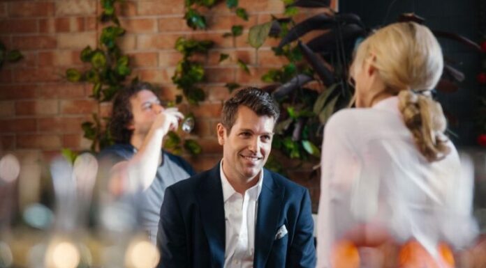 Susie Abromeit and Tim Ross to star in ‘Romance at the Vineyard’ Tim Ross and Susie Abromeit in 'Romance at the Vineyard'