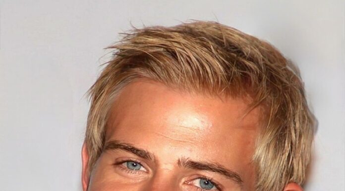 Trevor Donovan and Jessica Lowndes to star in ‘Apples, Orchards & Romance’ Trevor Donovan