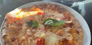 Restaurant Review: Amici Trattoria in Glendale, California Margherita Pizza at Amici Trattoria