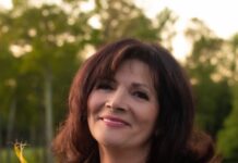 Interview: Sophia finds her life’s calling in helping others Renowned psychic Sophia