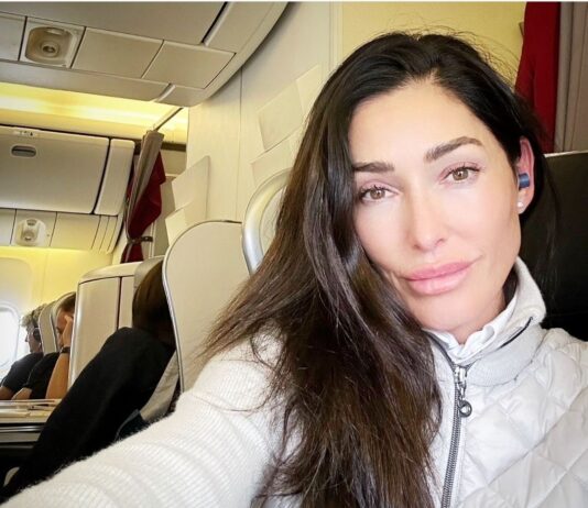 Meet Dara Tomanovich: The First Lady of Luxury Golf Line for Women Dara Tomanovich