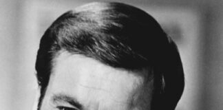 Robert Wagner expresses gratitude to fans for his 95th birthday wishes Robert Wagner