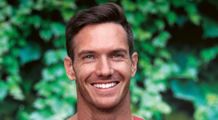 Review: Australian firefighter Ricky Smith is featured on Power 98.5 Satellite Radio Firefighter Ricky Smith