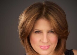 Comedy shows, bingo, and Dueling Pianos at Burgerlogy Midtown Carie Karavas