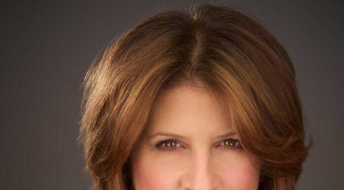 Comedy shows, bingo, and Dueling Pianos at Burgerlogy Midtown Carie Karavas