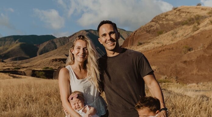 Carlos PenaVega and Alexa PenaVega to star in ‘Mr. Manhattan’ on Great American Pure Flix Alexa and Carlos PenaVega and family