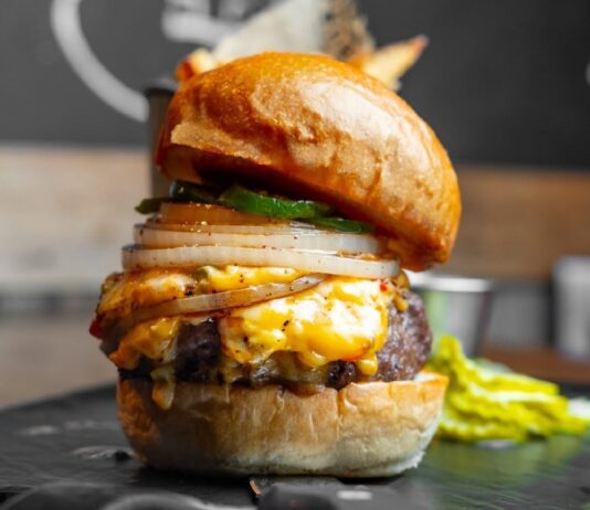 Review: Burgerology is an amazing restaurant chain in New York Burgerology Burger