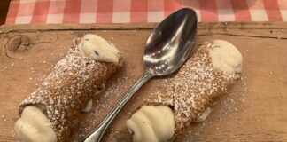 Review: Joanne Trattoria has some of the best food and desserts that New York City has to offer Cannoli at Joanne Trattoria