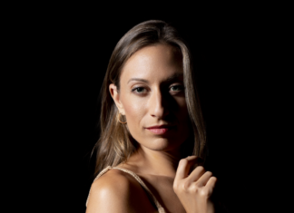 Why Entrepreneurs Who Work With Robyn Riedlinger See a 10x Return on Their Speaking Efforts