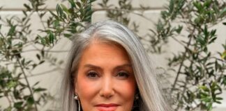 Timeless Triumph: 77-Year-Old Entrepreneur serves as Fashion Icon and Classic Woman Universe Champion Liz Sheppard