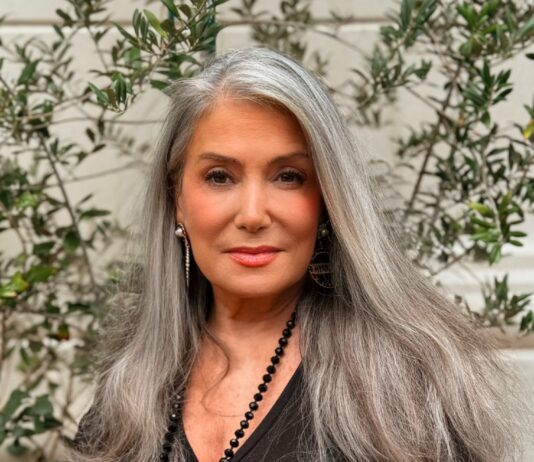 Timeless Triumph: 77-Year-Old Entrepreneur serves as Fashion Icon and Classic Woman Universe Champion Liz Sheppard