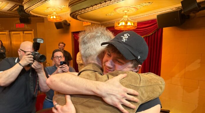 C. Thomas Howell visits ‘The Outsiders’ musical on Broadway with Darren Dalton, both ‘Ponyboys’ finally meet C. Thomas Howell and Brody Grant