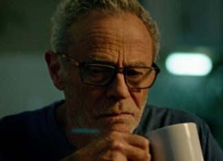 Remembering Tristan Rogers (1946-2025): Emmy award-winning actor of ‘General Hospital,’ ‘The Bay,’ and ‘Studio City’ Tristan Rogers in 'Studio City'