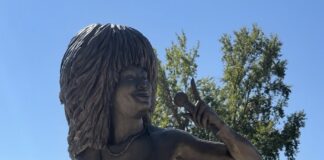 Brownsville, Tennessee unveils statue honoring Tina Turner in City Park near the star’s former High School Tina Turner