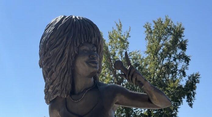 Brownsville, Tennessee unveils statue honoring Tina Turner in City Park near the star’s former High School Tina Turner