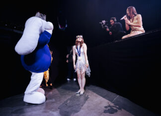 2025 World Champion figure skater Alysa Liu featured in ‘Best Dressed’ segment at Laufey concert Laufey and Alysa Liu