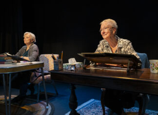 Review: Ellen McLaughlin and Kathleen Chalfant trade letters and roles in ‘Pen Pals’ Kathleen Chalfant and Ellen McLaughlin