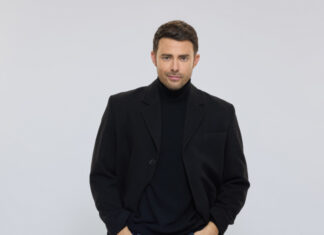 Jonathan Bennett talks about starring in ‘A Keller Christmas Vacation’ on Hallmark Jonathan Bennett